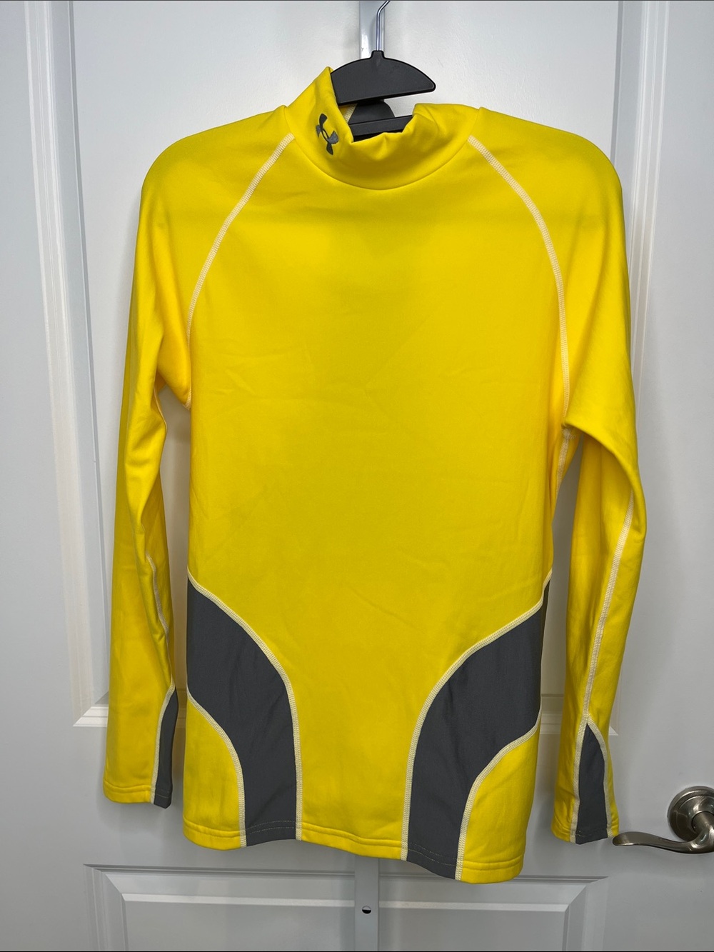Under Armour Men’s Yellow and Gray Long-Sleeve Swim Rash Guard Large
